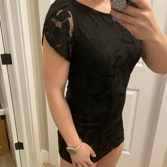 Mini black lace dress - Picture 2 of 7